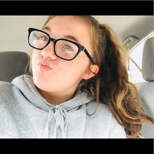 Meet your Posher, Sidney